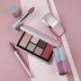 “The Pink High”で全ての人を虜にするRMK HOLIDAY COLLECTION 2024の注目アイテムは、“可愛いけれど甘くなりすぎず、どこかクール”な今どきの目もとを手に入れることができる4色アイシャドウ、ハイライター、ブラッシュがセットされた「ザ ピンク ハイ アイズ ＆ ブラッシュ パレット」！甘さの中にエッジを効かせる多彩なパールを配合したリキッドアイシャドウ「リクイドアイズ」やビビッドカラーで登場の「ザ ピンク ハイ リクイドアイライナー」、「ザ マット リップカラー」、ホリデーコレクションの世界観を体現した「ネイルラッカー」と共に、全て限定色で登場!! RMKの提案する“可愛い”の新しいアティテュード、チェックはお早めに！